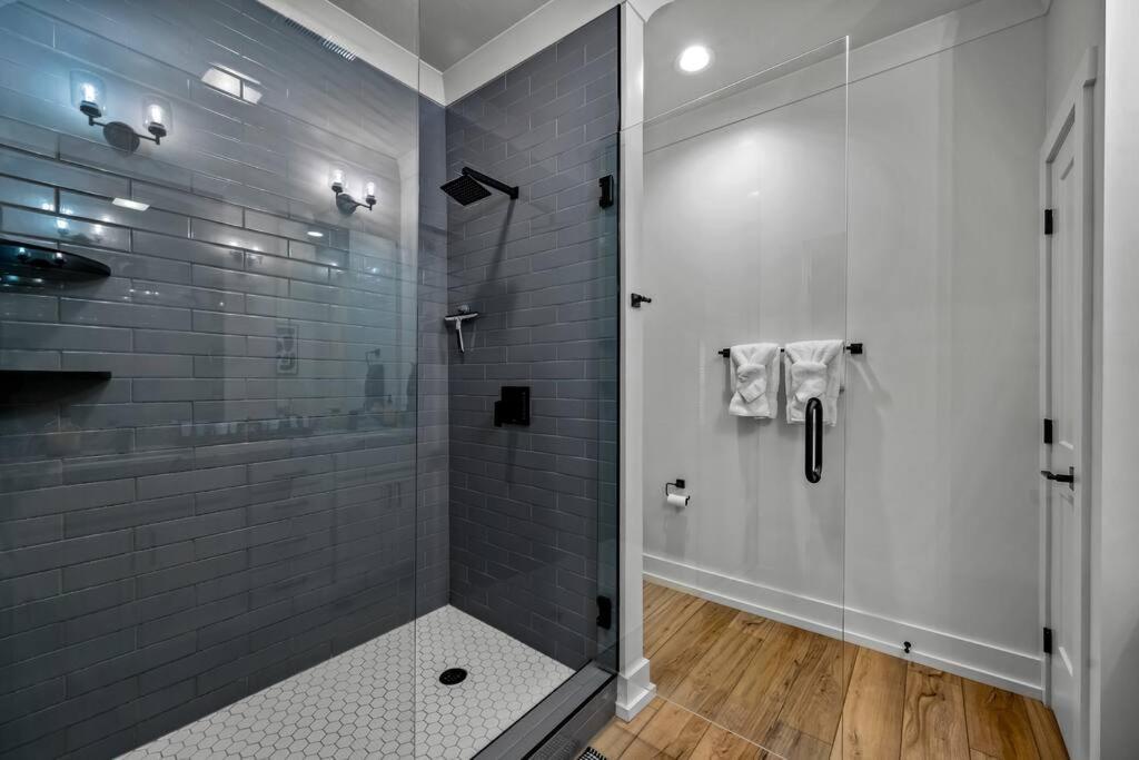 *Dog Friendly*Modern Home-Minutes To Dollywood, Gatlinburg, Smoky Mountains & Pigeon Forge! מראה חיצוני תמונה