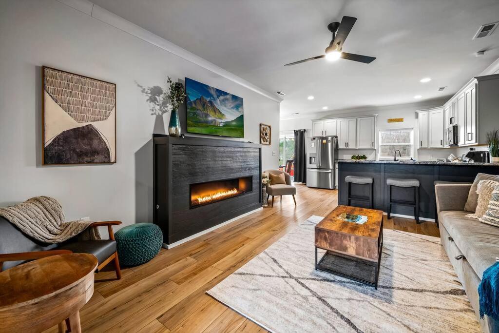 *Dog Friendly*Modern Home-Minutes To Dollywood, Gatlinburg, Smoky Mountains & Pigeon Forge! מראה חיצוני תמונה