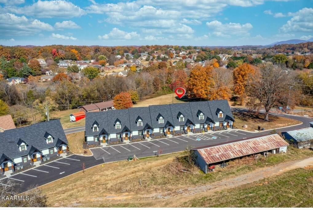 *Dog Friendly*Modern Home-Minutes To Dollywood, Gatlinburg, Smoky Mountains & Pigeon Forge! מראה חיצוני תמונה