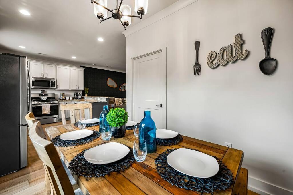 *Dog Friendly*Modern Home-Minutes To Dollywood, Gatlinburg, Smoky Mountains & Pigeon Forge! מראה חיצוני תמונה