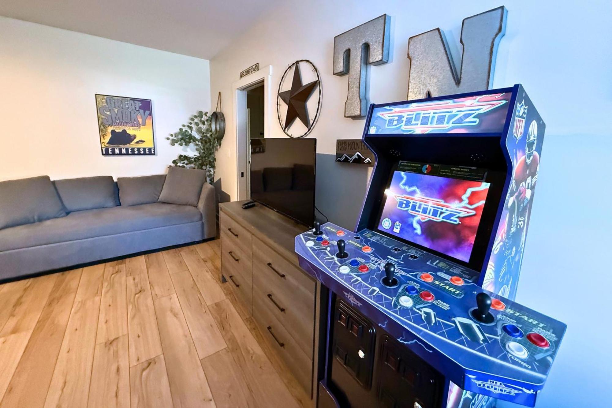 *Dog Friendly*Modern Home-Minutes To Dollywood, Gatlinburg, Smoky Mountains & Pigeon Forge! מראה חיצוני תמונה